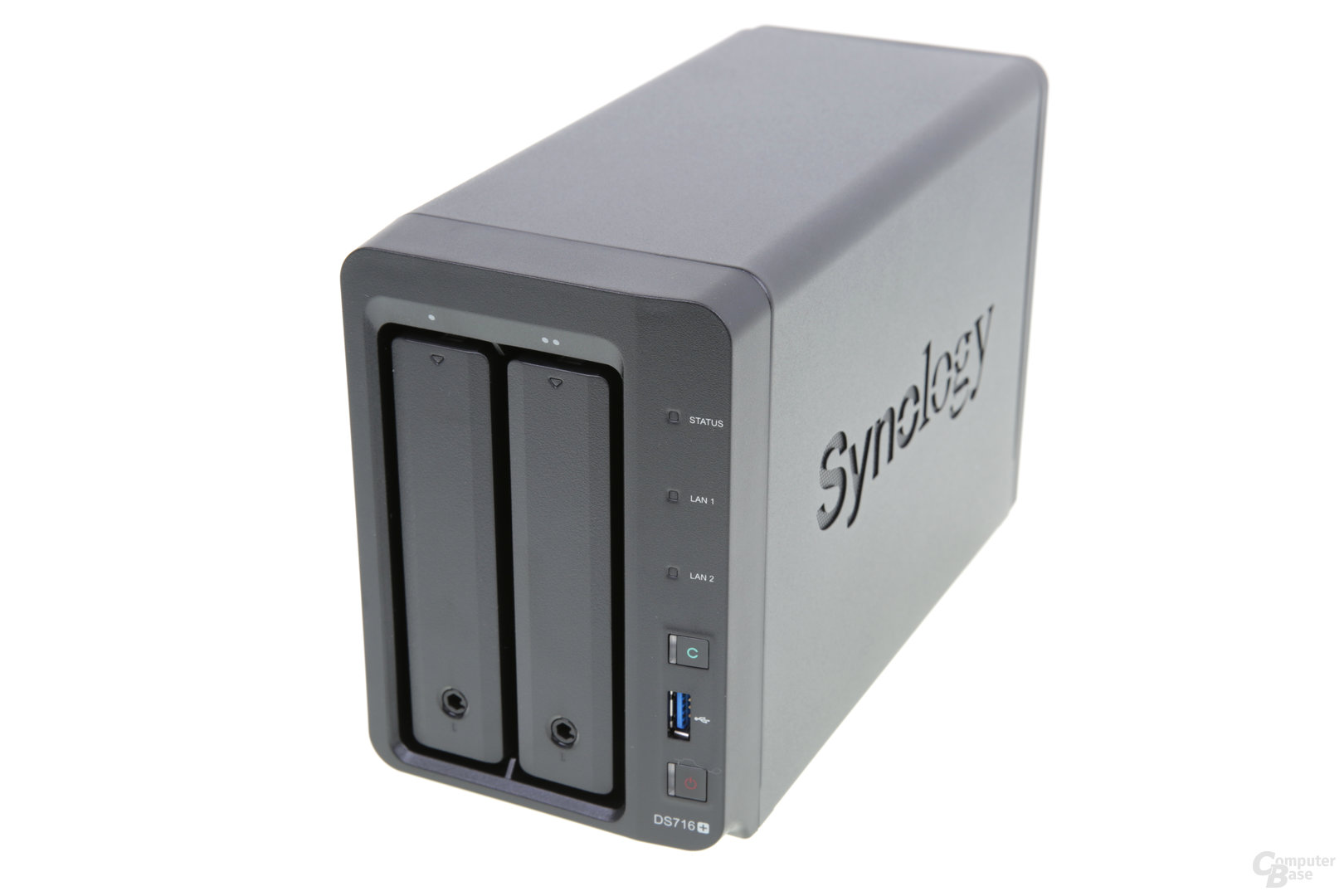 Synology DS716+ – schlichte Front mit USB 3.0