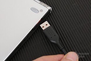 Aufladen oder USB? Der Kombi-Port lässt die Wahl