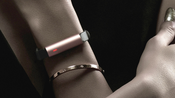 Misfit Ray: Fitness-Tracker kann auch als Kette getragen werden