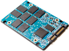 Die Platine der SanDisk Ultra II 960 GB