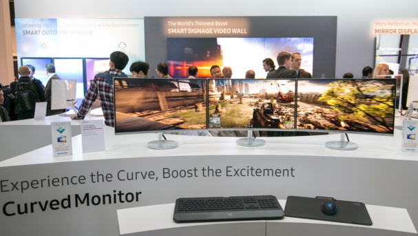 Curved-Monitore: Samsungs CF-Serie mit 1,8 m Radius und FreeSync