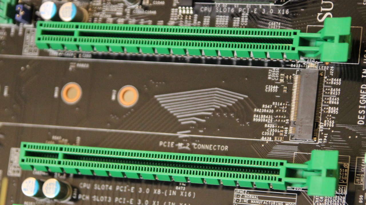 Supermicro: High-End-Skylake-Board mit 32 PCIe-Lanes für 340 Euro
