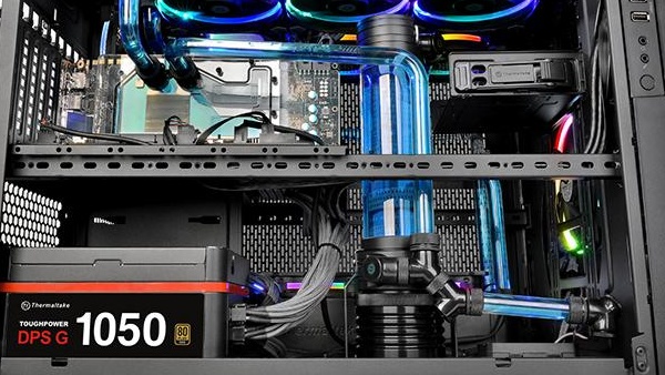 Thermaltake Core X5: Stapelgehäuse schrumpft auf 92 Liter Volumen