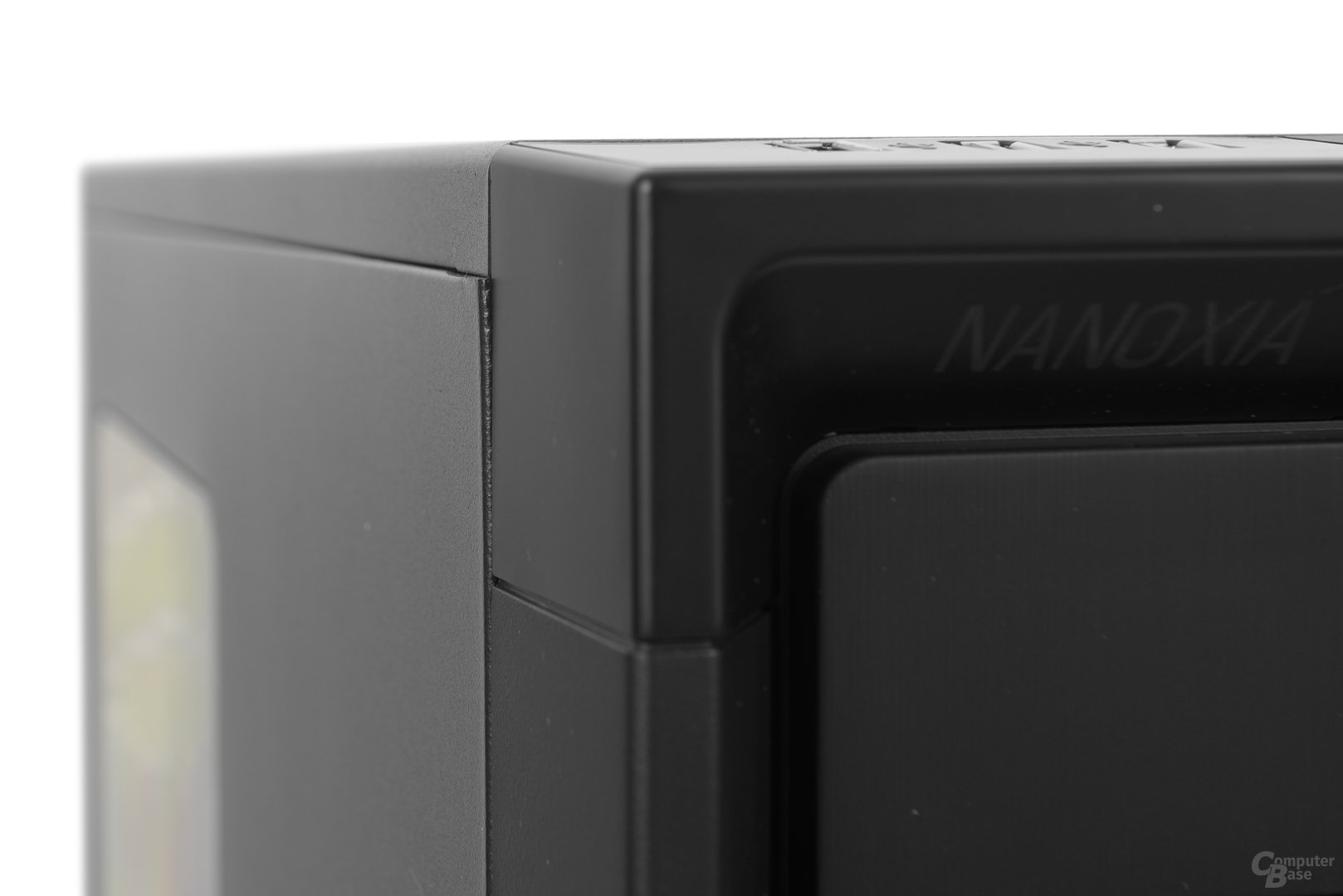Nanoxia CoolForce 2 – Ungleichmäßige Spaltmaße