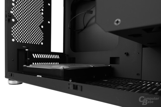 Lian Li PC-Q17 – Keine Dual-Slot-Grafikkarte bei der Verwendung von 3,5"-Festplatten im Boden mehr möglich
