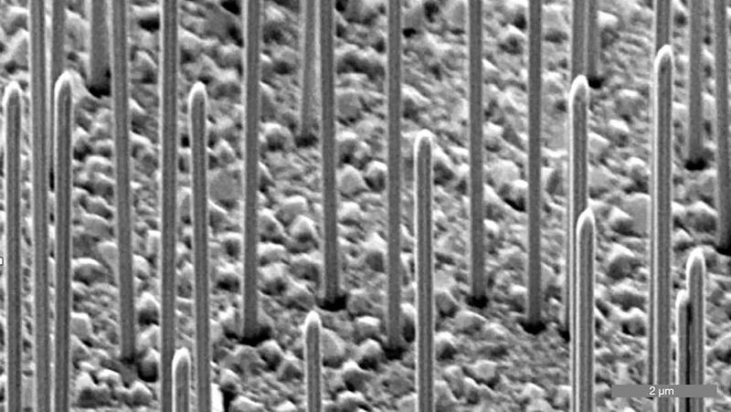 Nanolaser: Neues Verfahren macht Photonik-Chips günstiger