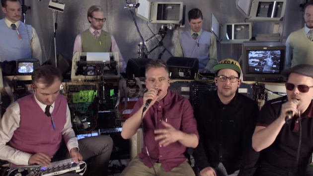 Jan Böhmermann: Hip-Hop-Klassiker „Jein“ mit Retro-Hardware neu aufgelegt