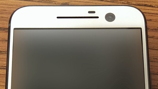 HTC Perfume: Neues Foto zeigt weißes Modell des Flaggschiffs
