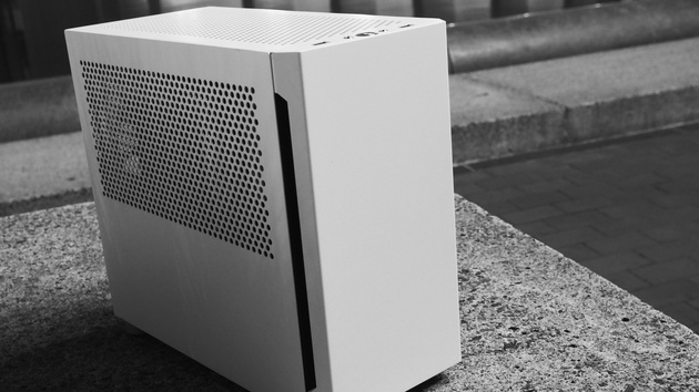 Kimera Industries Cerberus: 19,8 Liter großes Gehäuse für Micro-ATX und Multi-GPU