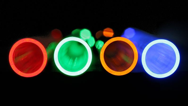 CoolForce LED Fittings: Beleuchtete Hardtube-Anschlüsse ersetzen UV-Zusatz