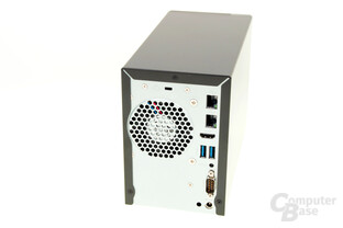 Thecus N2810 – HDMI, USB und Co. and er Rückseite