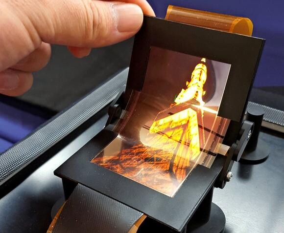 Biegsames OLED-Display von Sharp