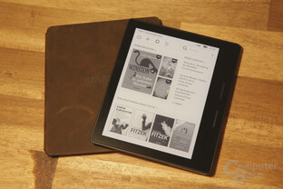 Kindle Oasis auf Lederhülle