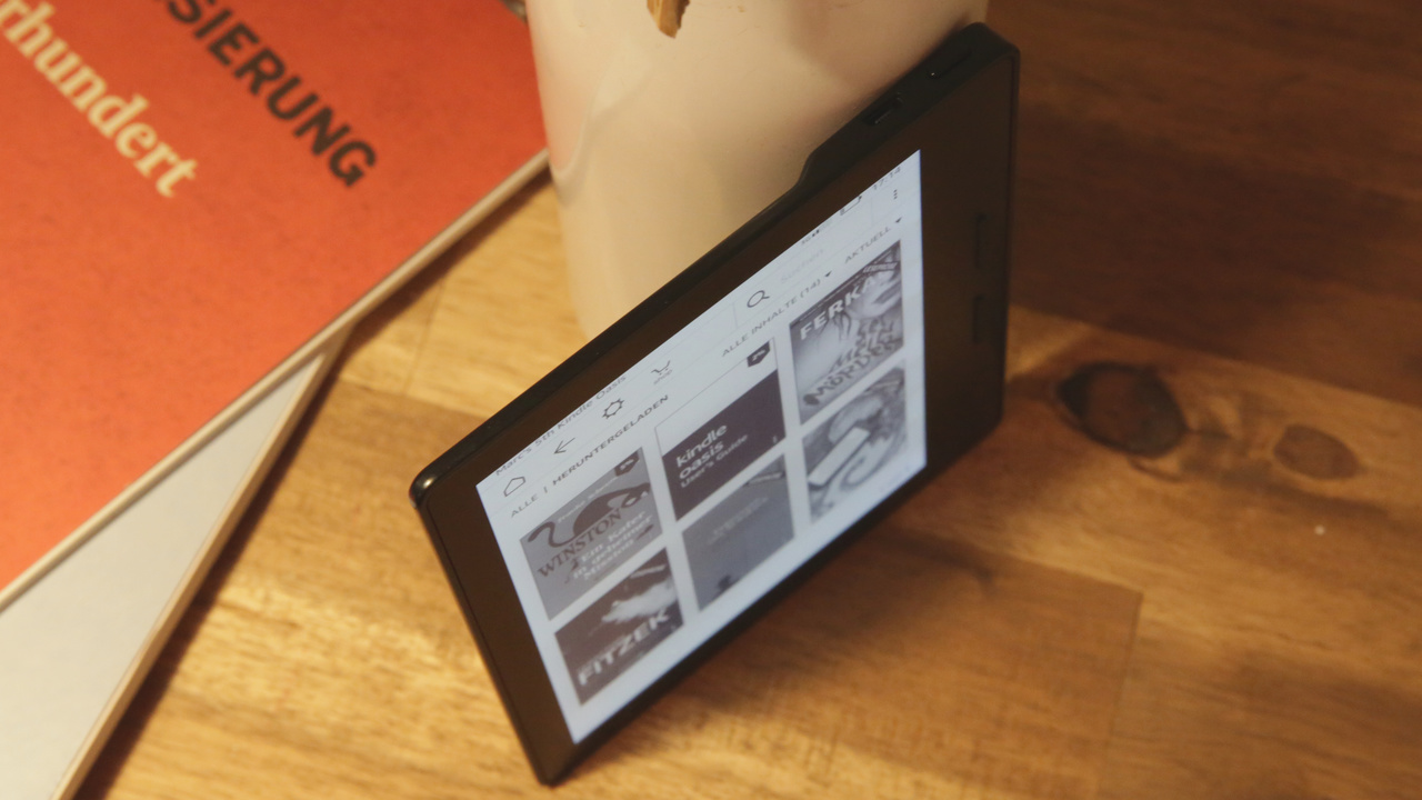 Kindle Oasis ausprobiert: Amazon-Reader will so dünn wie Papier sein