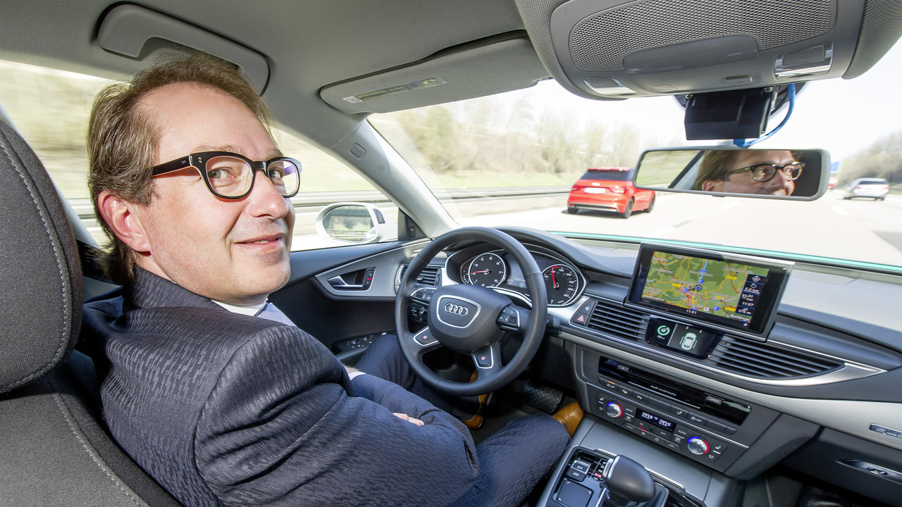 Autonome Fahrzeuge: Dobrindt treibt Gesetz für selbstfahrende Autos voran