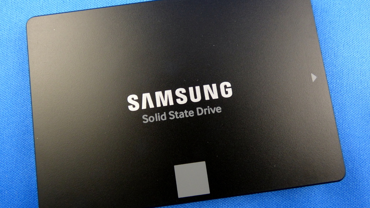 Solid State Drive: Samsung 850 Evo mit 4 TByte für über 1.300 Euro im Handel