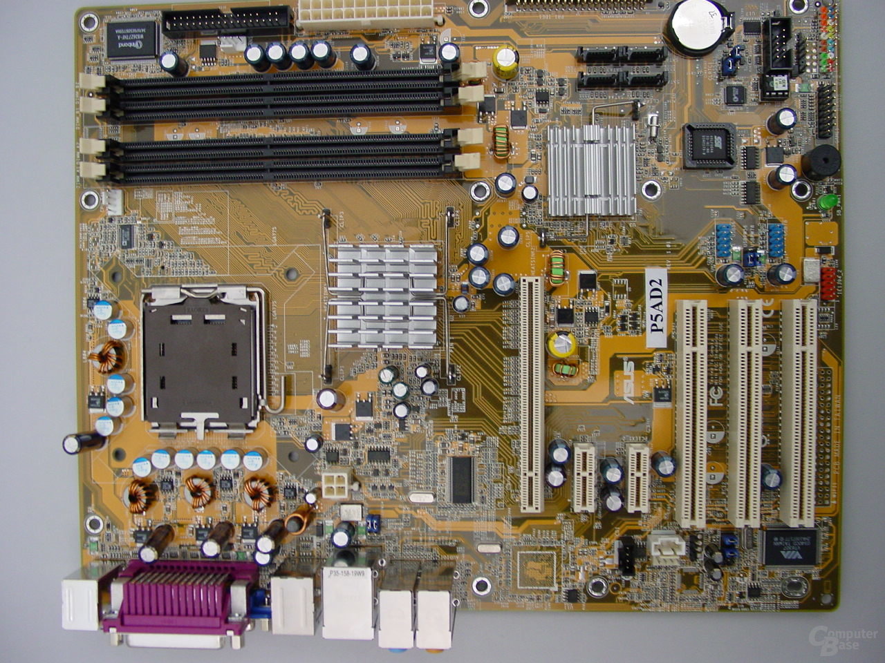 Asus P5AD2 mit Alderwood (925X) Chipsatz