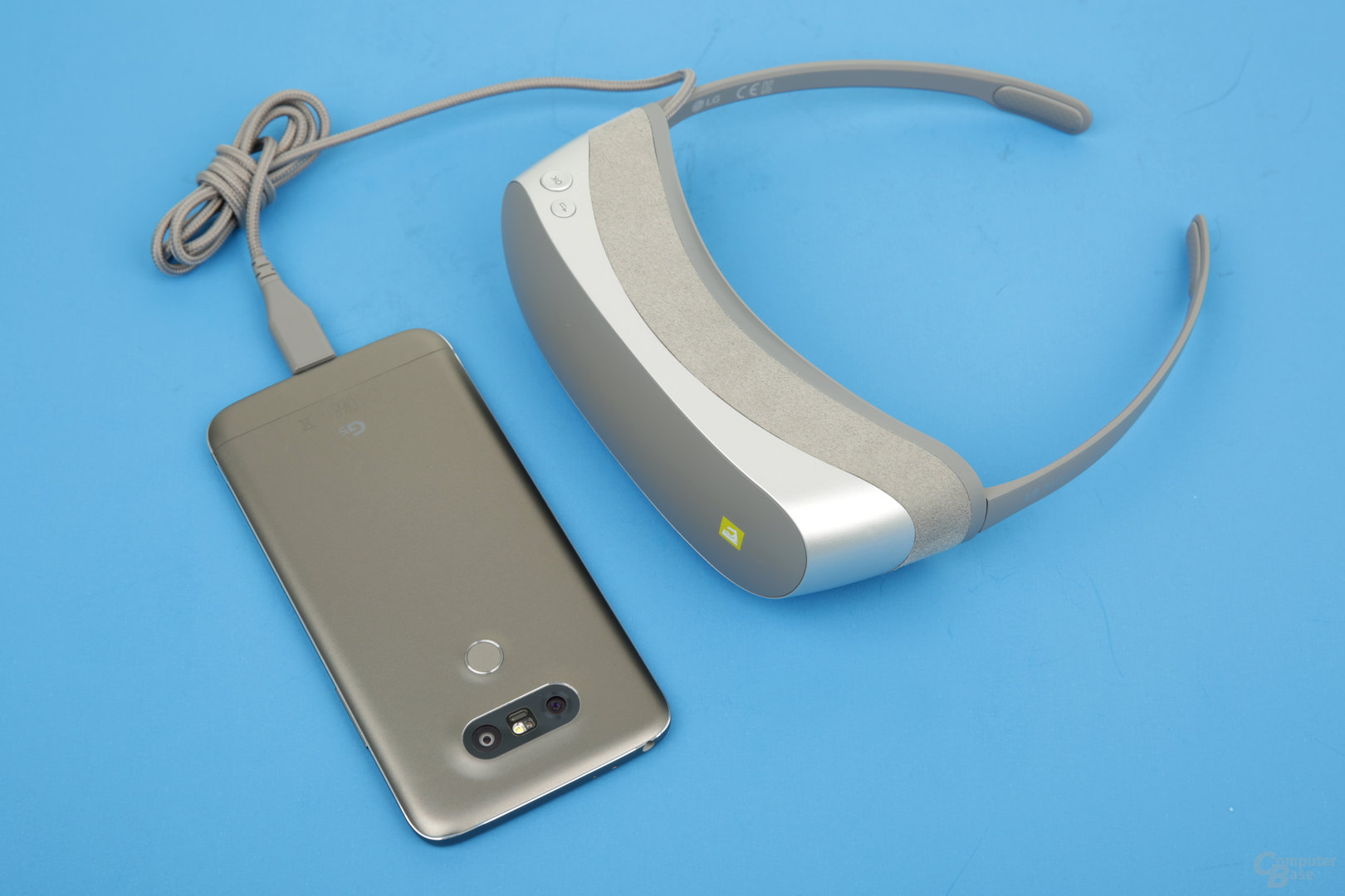 Die LG 360 VR wird per USB Typ C angeschlossen und ist klein und leicht