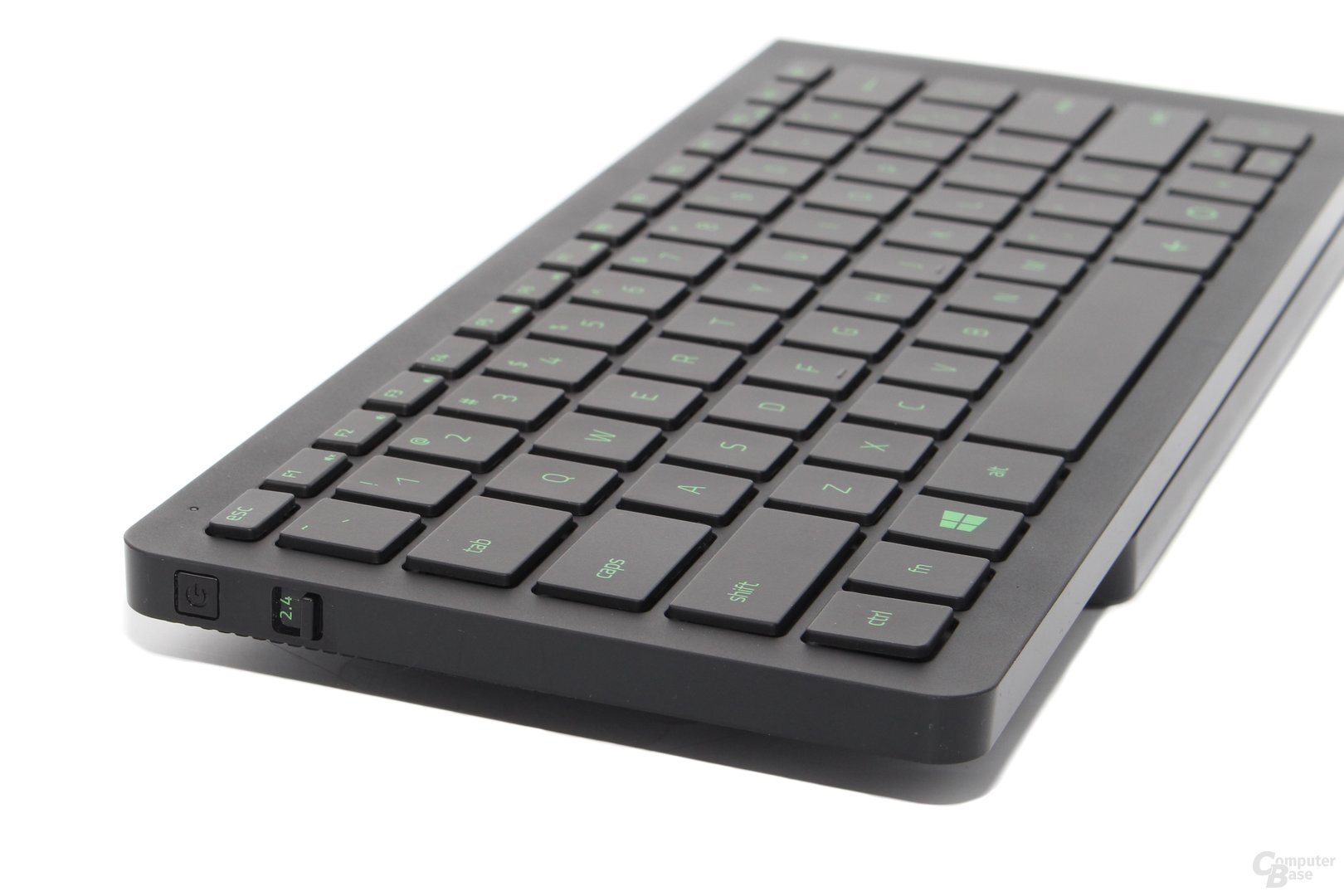 Tastatur und Maus funken per Bluetooth oder 2,4-GHz-Frequenzband