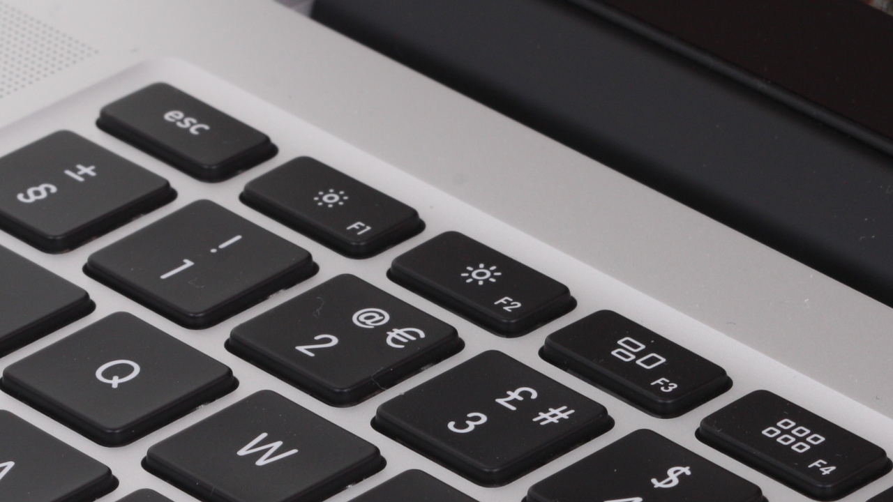 MacBook Pro: OLED-Touchscreen soll Funktionstasten ersetzen