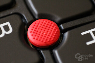 Der klassische Trackpoint inmitten der Tastatur