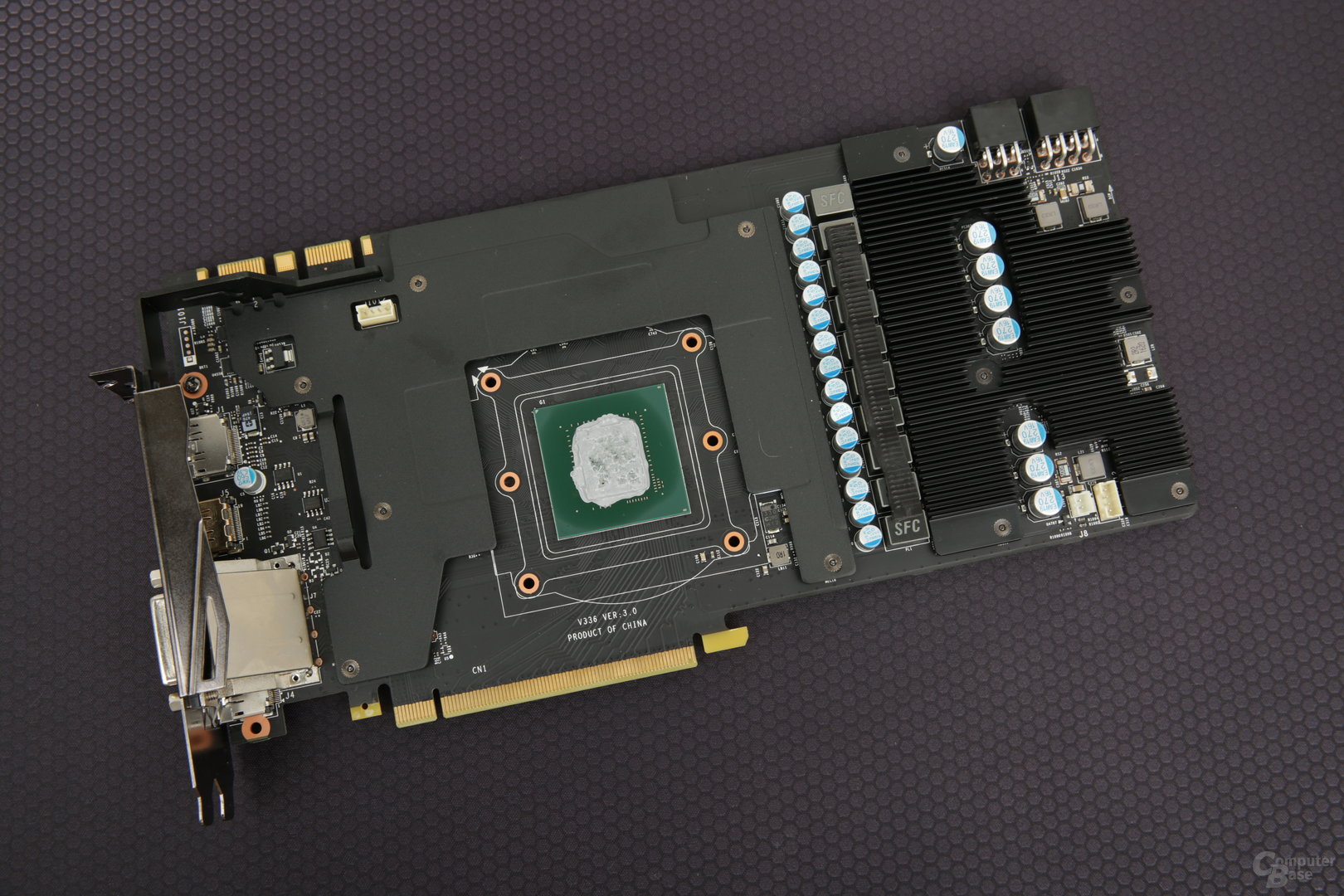 Das PCB der GeForce GTX 1080 Gaming X mit Frontplate