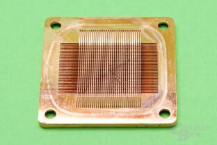 Alphacool NexXxos XP3 Light V.2: Bodenplatte mit Pins