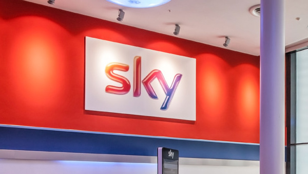Sky Ticket: Pay-TV ohne Abo mit „Top-Konditionen“ für O2-Kunden