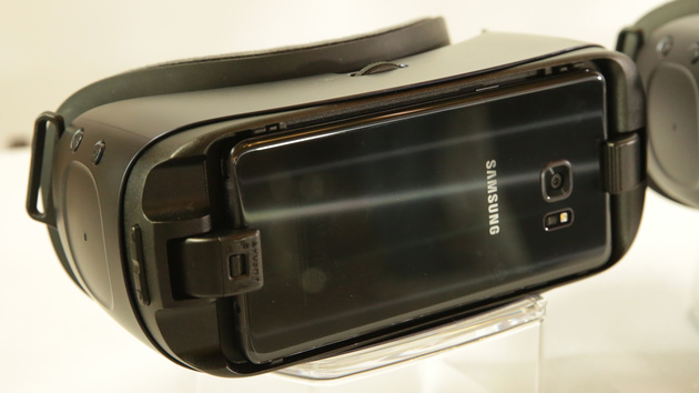 Gear VR 2 ausprobiert: VR-Brille für neue und alte Galaxy-Smartphones