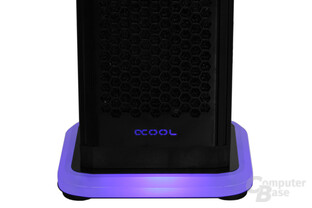 Alphacool Eiswand: Logo und Standfuß sind im Betrieb blau beleuchtet