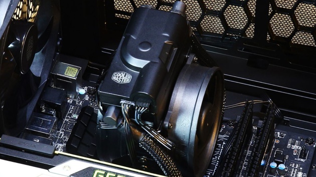 MasterLiquid Maker 92: Cooler Master kombiniert klassischen und AiO-Kühler
