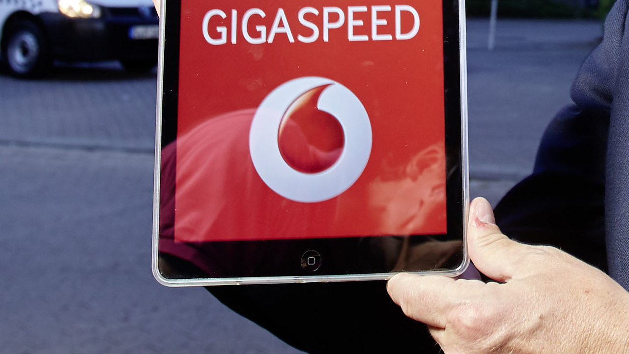 Vodafone GigaKombi: Schnelle Kombi-Tarife mit Partnerkarten
