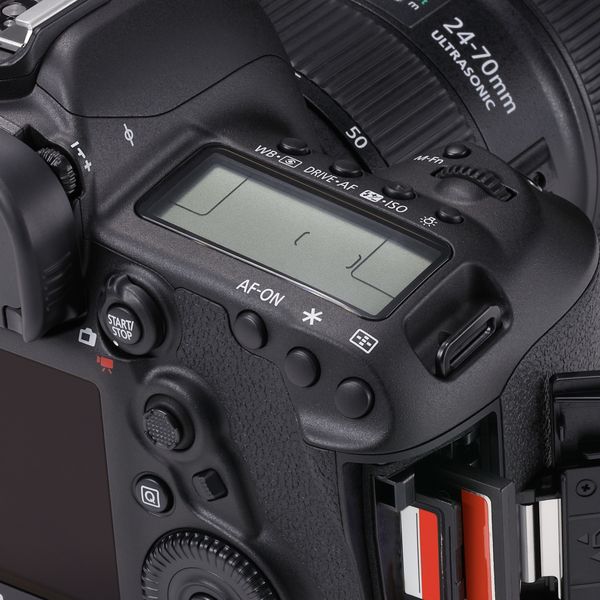 5d mark iv dual card