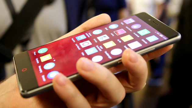 Nubia Z11: Snapdragon-820-Smartphone fast ohne Display-Rahmen
