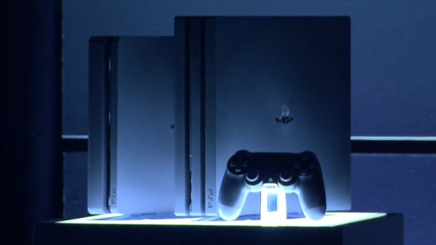 PlayStation 4 Pro & Slim: Schneller für 399 Euro, kleiner für 299 Euro