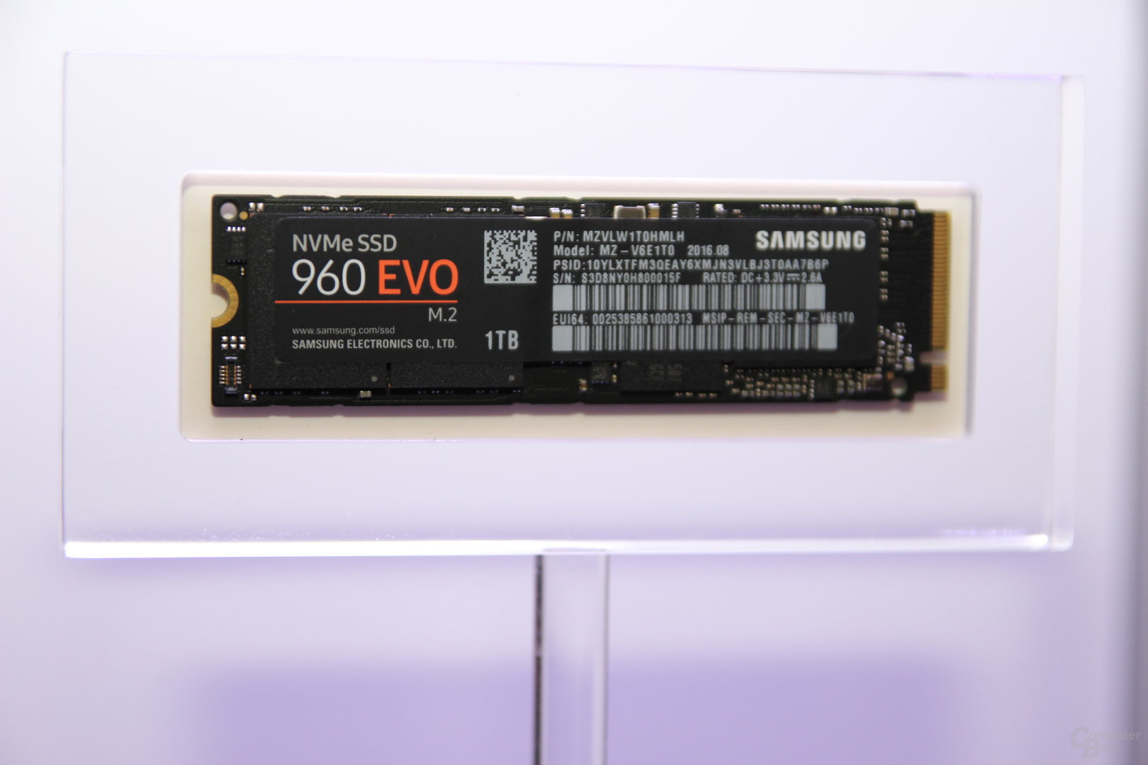 960 Evo: 2 NAND-Chips, Controller und DRAM