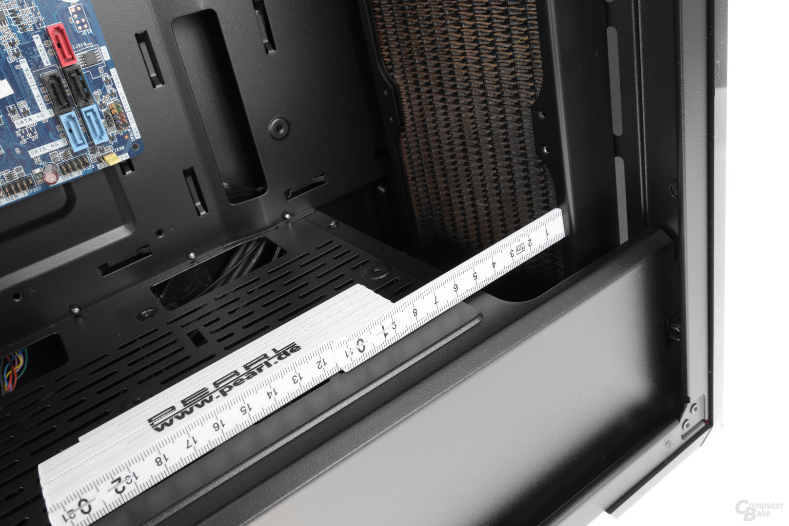 CoolerMaster MasterBox Lite 5 – Der 360-mm-Tripple-Radiator darf 77 mm inklusive Lüfter ausfallen