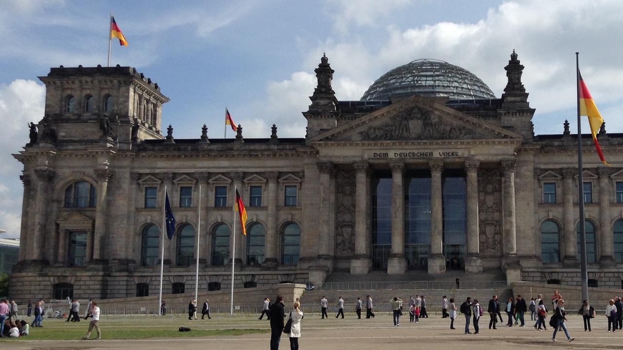 Internet-Überwachung: Bundestag beschließt umstrittenes BND-Gesetz