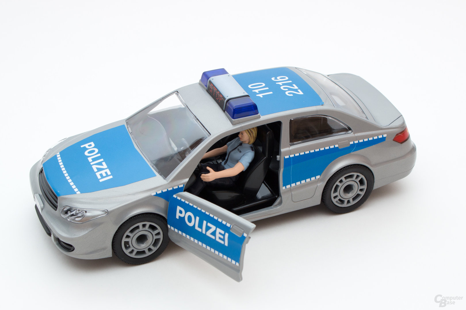 Das Polizeiauto ist schnell zusammengebaut und bietet viele Möglichkeiten