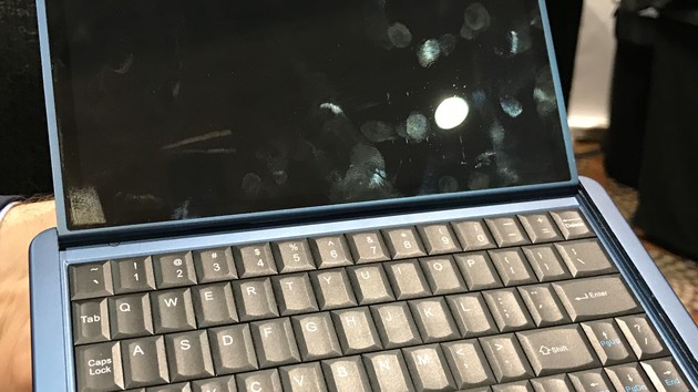 GraalPhone 4-in-1: Notebook, Smartphone, Tablet und 3D-Kamera in einem