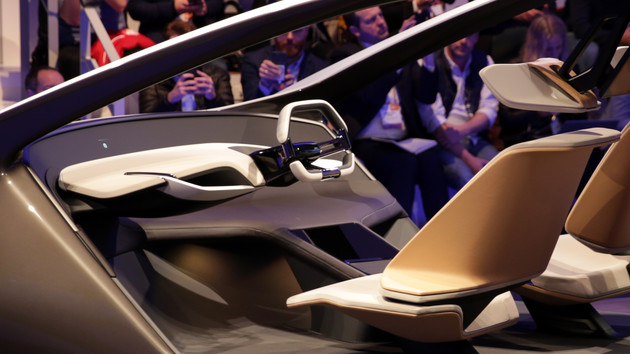 HoloActive Touch: BMW zeigt radikales Cockpit in der Studie „i Inside Future“