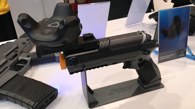 Vive: Tracker und Deluxe Audio Strap erweitern Ökosystem
