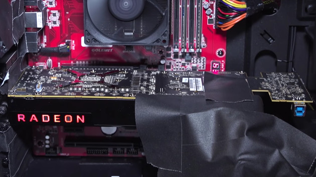 Radeon Vega: Erste Fotos der neuen Grafikkarte zeigen Luftkühler