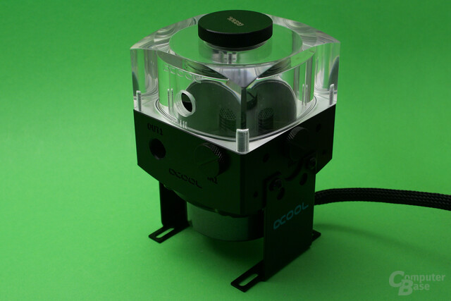 Alphacool Eisdecke Ausgleichsbehälter für DDC/D5: Die Pumpen-AGB-Kombination ist die kompakteste im Test