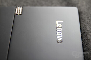 Lenovo platziert silberne Akzente auf das mattschwarze Chassis