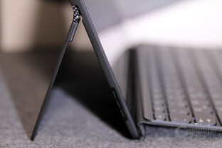 Die Tastatur des Miix 720 wird per Magnet angedockt
