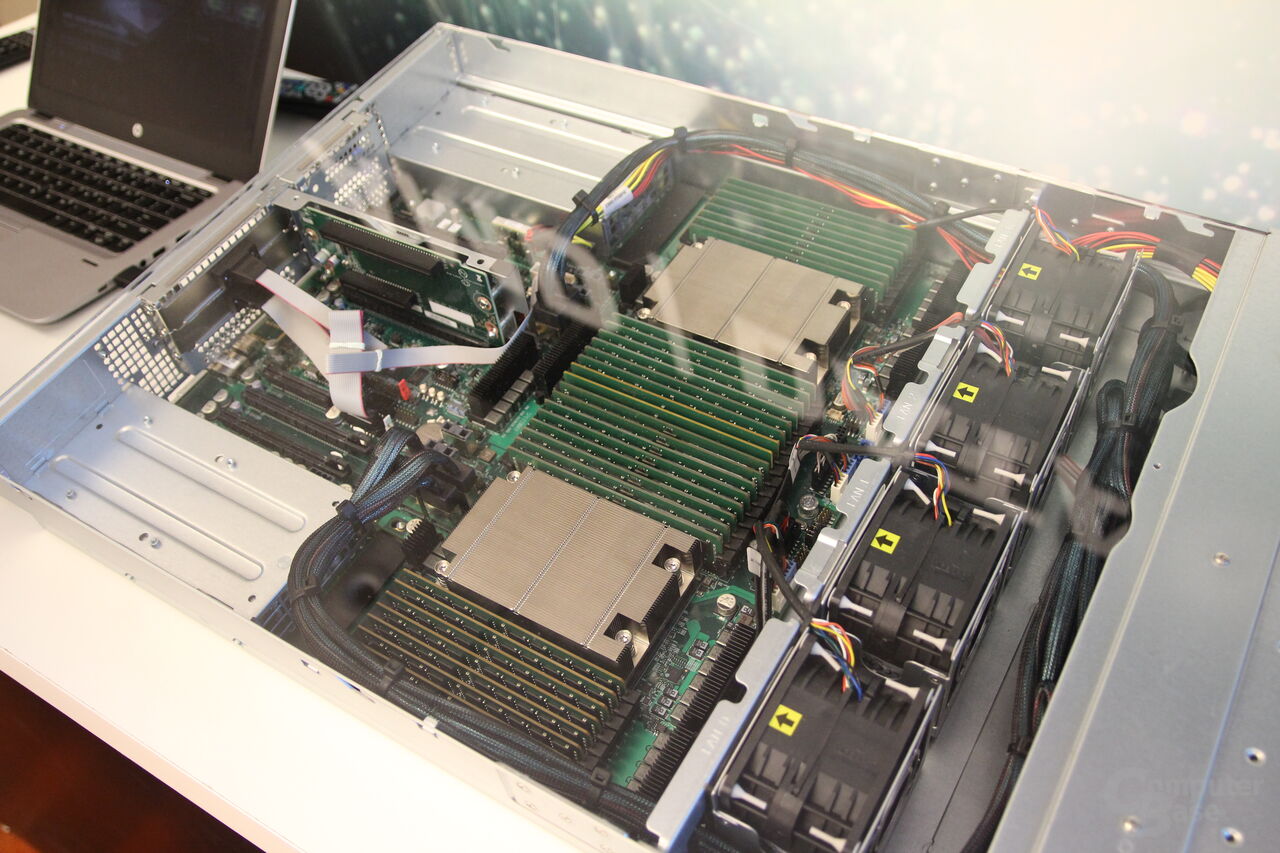 AMD Naples im 2P-System mit voller Speicherbstückung