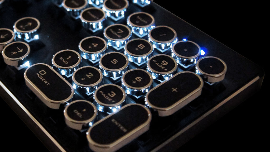 Nanoxia Ncore Retro Aluminium: Retro-Tastatur im US-Design mit besserem Gehäuse