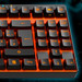 Vpro V500S: Tenkeyless-Tastatur mit roten LEDs für 50 Euro