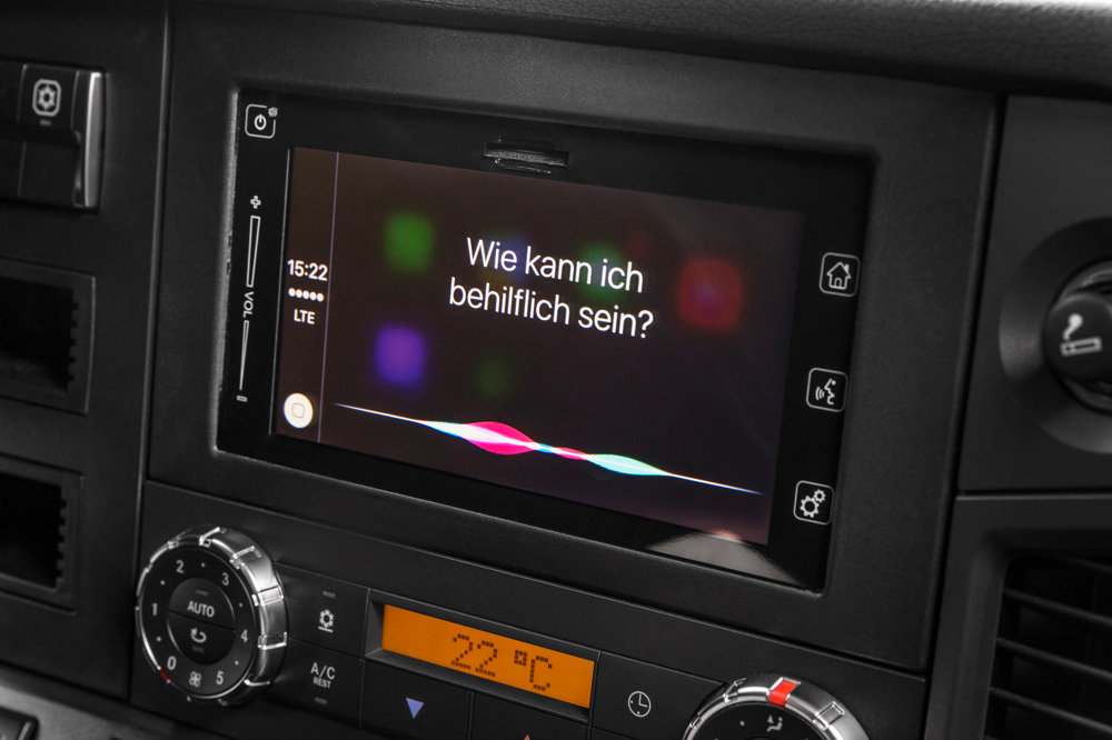 Apple CarPlay in den LKW von Mercedes-Benz
